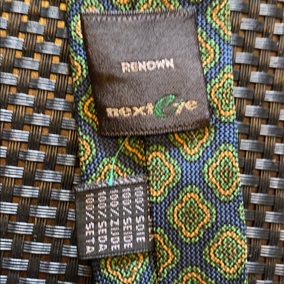 100% RENOWN NEXTEYE silk tie - Picture 3 of 3